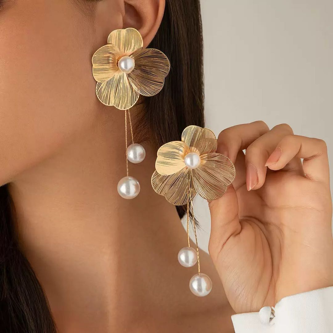 Golden Ginkgo Leaf Pearl Earrings