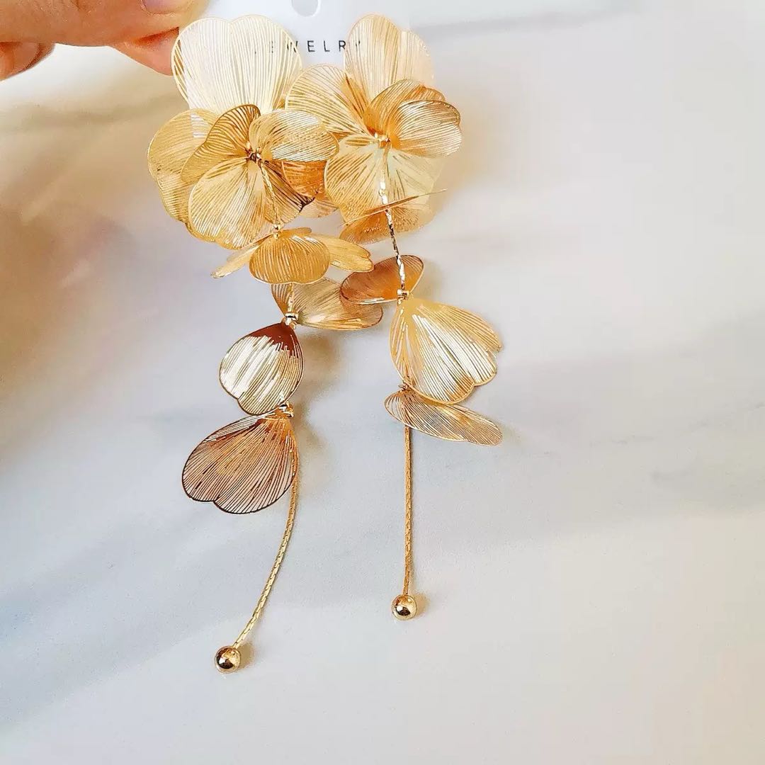 Gold Ginkgo Leaf Tassel Earrings